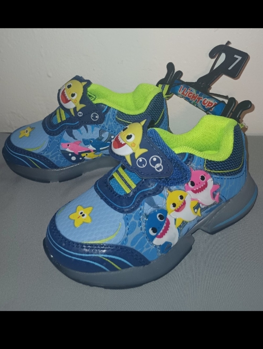Nickelodeon Baby Shark Toddler Athletic Light-Up Shoes